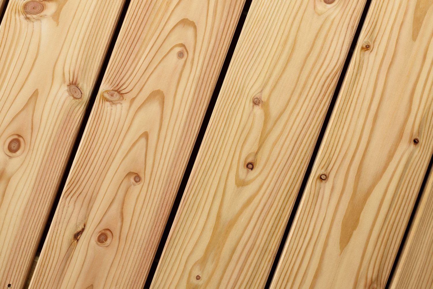 Holzterrasse aus Nadelholz