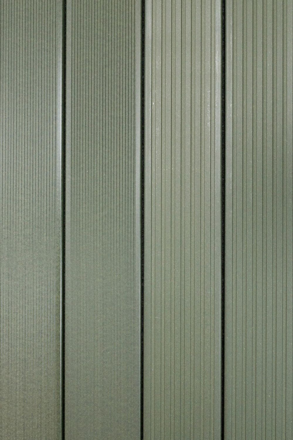 GCC Terrassendiele in grün